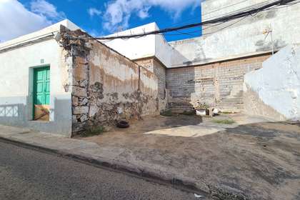 Grundstück/Finca zu verkaufen in El Charco, Arrecife, Lanzarote. 
